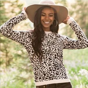 Brand New Rachel Parcell Snow Leopard Print Sweater - Size Large